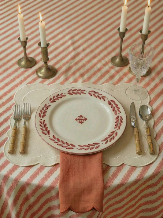 Viana Dinner Plate, Bordeaux